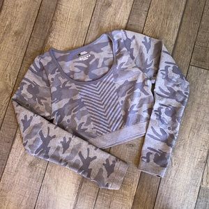 Camo Athletic Workout Crop Top Small